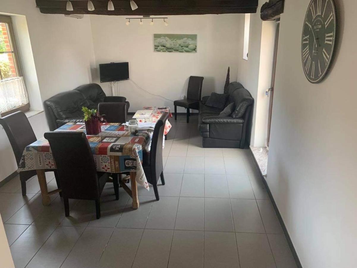 La Petite Maison Bienne-lez-Happart Extérieur photo